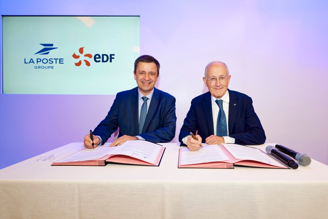 Luc Rémont, président-directeur général d’EDF et Philippe Wahl, président-directeur général du groupe La Poste
